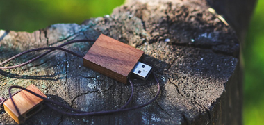 USB com tampa de madeira