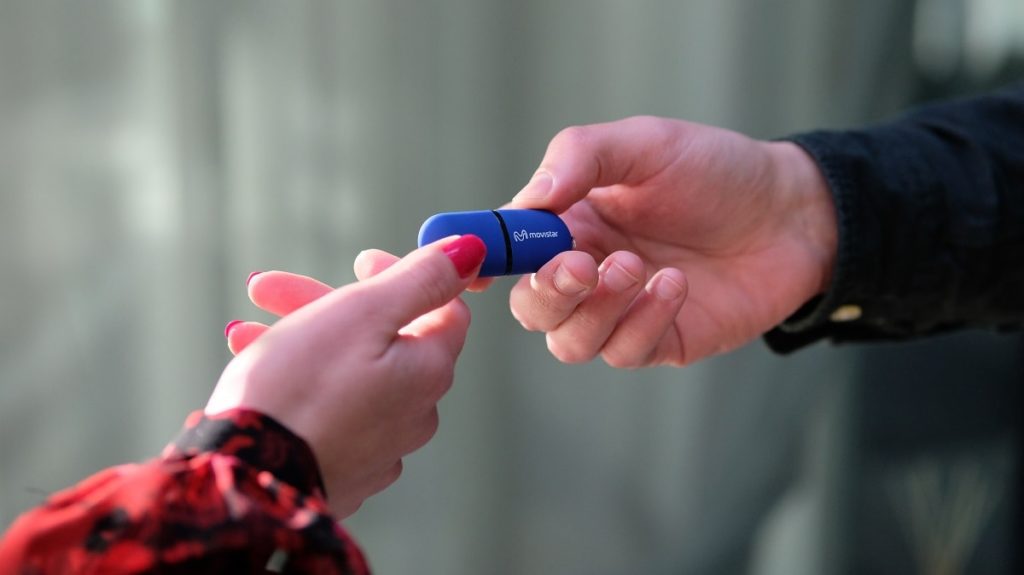 pen drive personalizada com logo de empresa