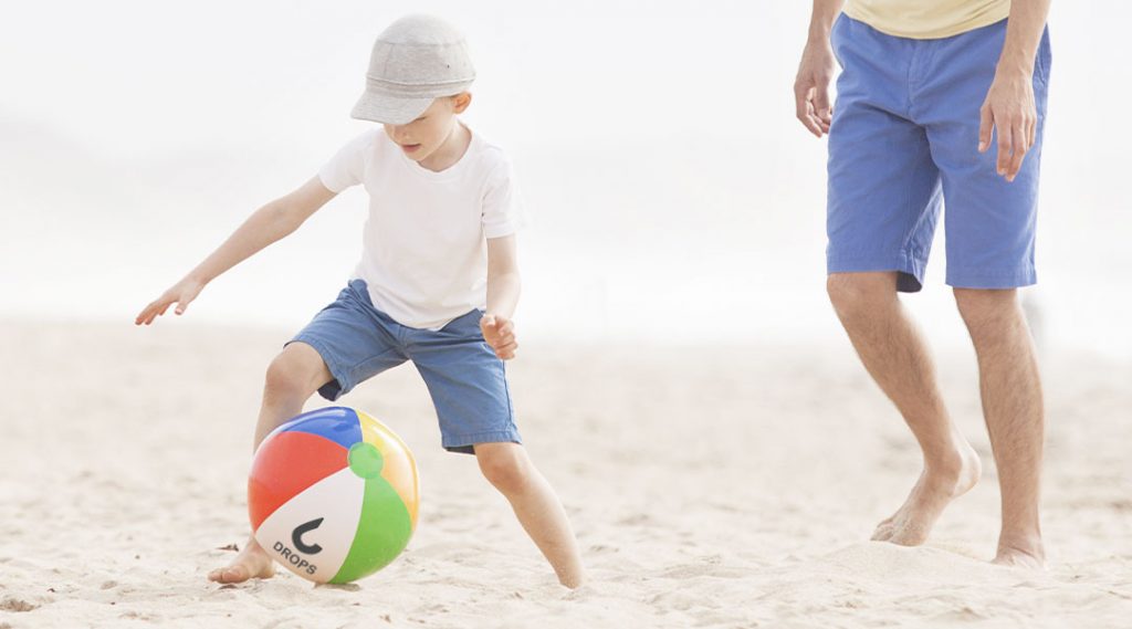 bola de praia com logo