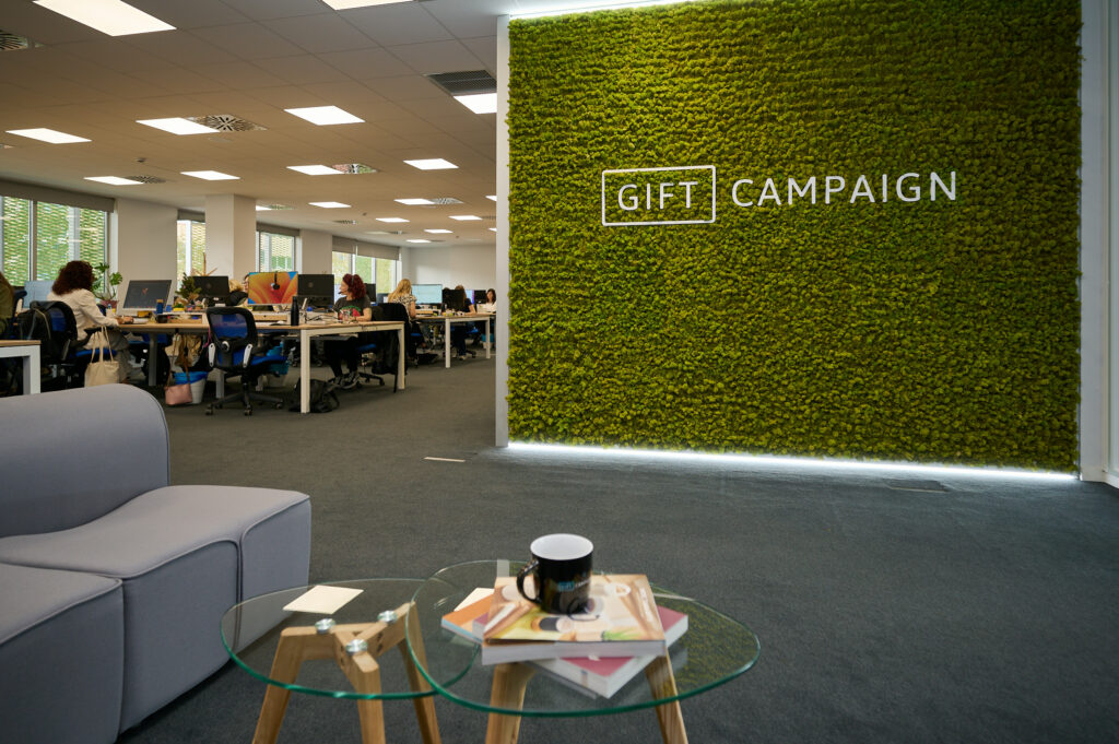 escritórios Gift Campaign