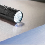 Lanterna serigrafada para publicidade em caixa de metal LightBeam cor preto vista conjunto