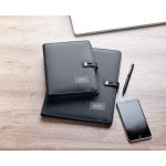 Portefólios com carregador, bloco de notas e placa com logo A4 Tech cor preto segunda vista principal