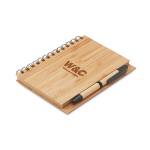 Caderno reciclado com caneta e capa de bambu folhas A5 pautadas Bamboo cor madeira vista principal quarta vista