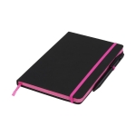 Caderno com caneta e detalhes coloridos, folhas A5 pautadas BlackBook cor cor-de-rosa segunda vista frontal