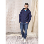Casacos softshell personalizados reciclados rPET 280 g/m2 Elevate NXT cor azul-marinho imagem de estilo de vida