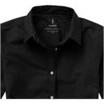 Camisas personalizadas Oxford de mulher, algodão 142 g/m2 Elevate Life imagem de estilo de vida 2