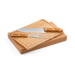 Conjunto para churrasco com tábua de bambu e 2 utensílios cor castanho