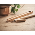 Conjunto com 10 varetas de incenso e suporte de bambu para oferta Yogi cor madeira vista conjunto principal