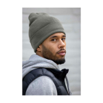 Elegante gorro de inverno para publicidade Elevate Irwin cor areia imagem de estilo de vida