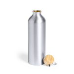 Garrafa de alumínio grande com tampa de bambu e mosquetão 800ml Helsinki cor prateado primeira vista