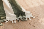 Toalha de praia de algodão com borlas 450 g/m2 e 80x180cm Seaside cor verde-escuro vista de ambiente 2