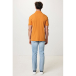 Polo piqué corte regular algodão ecológico, 220 g/m2, Iqoniq Yosemite cor cor-de-laranja segunda vista com modelo