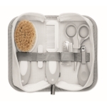 Conjunto de higiene para bebês com 6 peças dentro de estojo com zíper cor branco