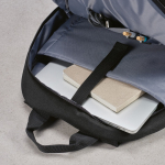 Mochila de 300D RPET com compartimento frontal com zíper 18L 15,6” cor preto terceira vista de detalhe