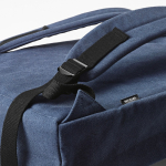 Mochila de algodão reciclado com detalhes em pele sintética 25L cor azul vista de detalhe 