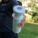 Garrafa em aço inoxidável reciclado com indicadores LED 650ml cor branco segunda vista ambiente