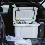 Geleira de plástico reciclado com parede dupla e isolamento 35L cor branco segunda vista ambiente
