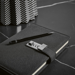 Caderno A5 de folhas lisas com capa ecológica e cadeado de combinação cor preto terceira vista 