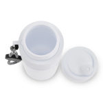 Garrafa desportiva livre de BPA com detalhe a cor e correia 500ml cor branco quarta vista