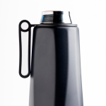 Garrafa térmica de aço inoxidável reciclado com pega útil 750 ml cor preto