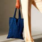 Saco de veludo de poliéster com alças longas 240 g/m2 cor azul-marinho vista detalhe