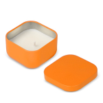 Vela de cera vegetal com aroma a baunilha em frasco de metal cúbico cor cor-de-laranja quinta vista
