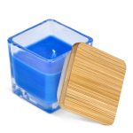 Vela de cera vegetal em frasco de vidro com tampa de bambu cor azul terceira vista