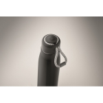 Garrafa antifugas de aço inoxidável com pega de cordão 500 ml cor preto vista fotografia segunda vista