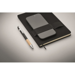 Caderno e caneta com fita elástica para telemóvel e caneta A5 cor preto vista fotografia quarta vista