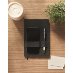 Caderno e caneta com fita elástica para telemóvel e caneta A5 cor preto vista conjunto