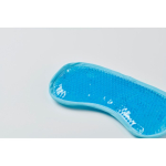 Máscara para dormir com pérolas de gel num saco com fecho de cordão cor azul-claro vista fotografia sétima vista