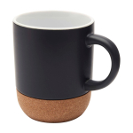 Caneca de cerâmica em acabamento mate e base de cortiça 300 ml cor preto segunda vista frontal