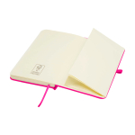 Caderno de capa dura, revestimento de toque macio, folhas A6 pautadas cor cor-de-rosa terceira vista