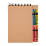 Caderno de argolas com capa mole e lápis de cera incluídos cor natural segunda vista frontal