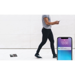 Porta-passaporte rastreável com localização Encontrar da Apple cor preto vista de ambiente 4