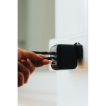 Carregador super-rápido para vários países com 3 saídas 70 W cor preto vista de ambiente 2