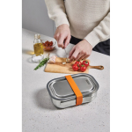 Lancheira de aço inoxidável com talher e fita Black+Blum 1 L vista de ambiente 3