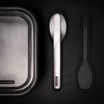 Elegante conjunto de talheres de aço inoxidável Black+Blum cor prateado vista de ambiente 2