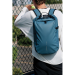 Mochila antirroubo hidrorresistente, capacidade 26 L e PC 16'' cor azul vista de ambiente 3