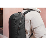 Mochila de rPET com capacidade de 20 L para portátil 16'' Bellroy cor preto vista de ambiente 3