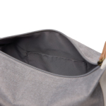 Nécessaire de poliéster reciclado com bolso interior com pega cor cinzento quarta vista