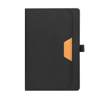 Caderno com bolso exterior/detalhe castanho de PU, folhas A5 pautadas cor preto primeira vista