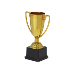 Troféu dourado com 2 asas nas laterais sobre uma base preta