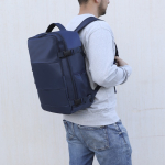 Mochila com múltiplos compartimentos de armazenamento 15'' vista de ambiente