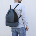 Mochila de cordão de PU com bolso na base para calçado cor azul-marinho primeira vista