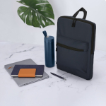 Mochila para portátil de PU macio com bolso frontal 15'' cor azul-marinho vista de ambiente