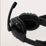 Auscultadores com retroiluminação com luz LED para gamers cor preto terceira vista