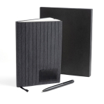 Caderno de couro sintético e caneta metálica, folhas A5 lisas