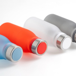 Garrafa de plástico reciclado estilo mate com mosquetão 350 ml