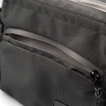 Nécessaire com bolsos feito de plástico oceânico 70 g/m2